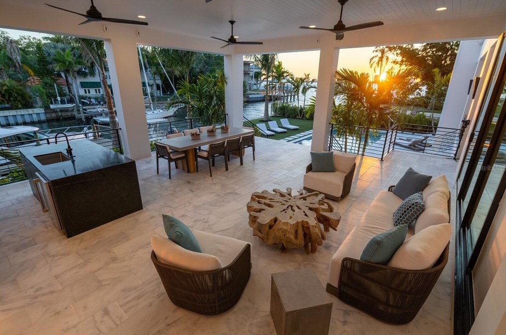 104 Ladoga Ave, Tampa FL 33606-3806 exterior