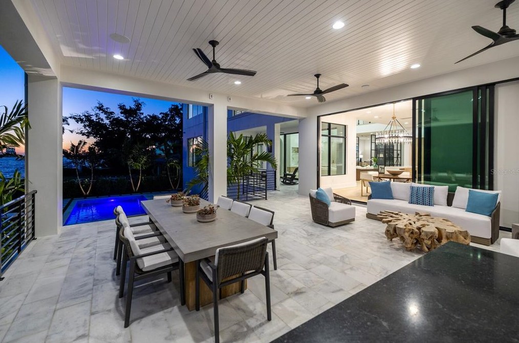 104 Ladoga Ave, Tampa FL 33606-3806 exterior