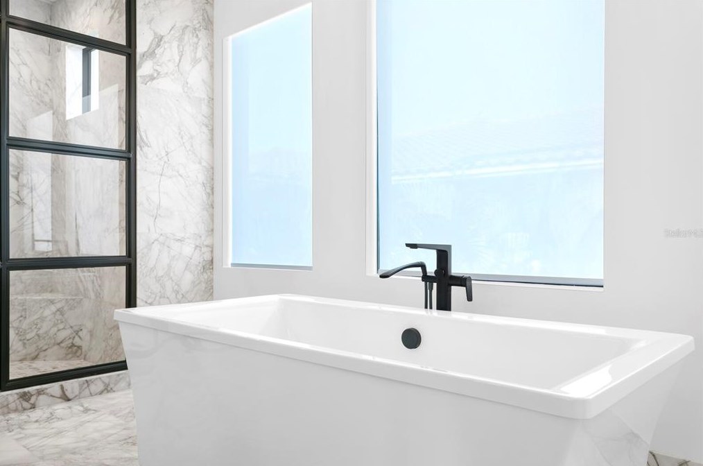 104 Ladoga Ave, Tampa FL 33606-3806 exterior