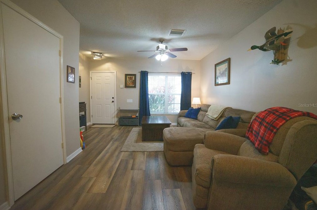 5941 Bayside Key Dr, Tampa FL  33615-4282 exterior