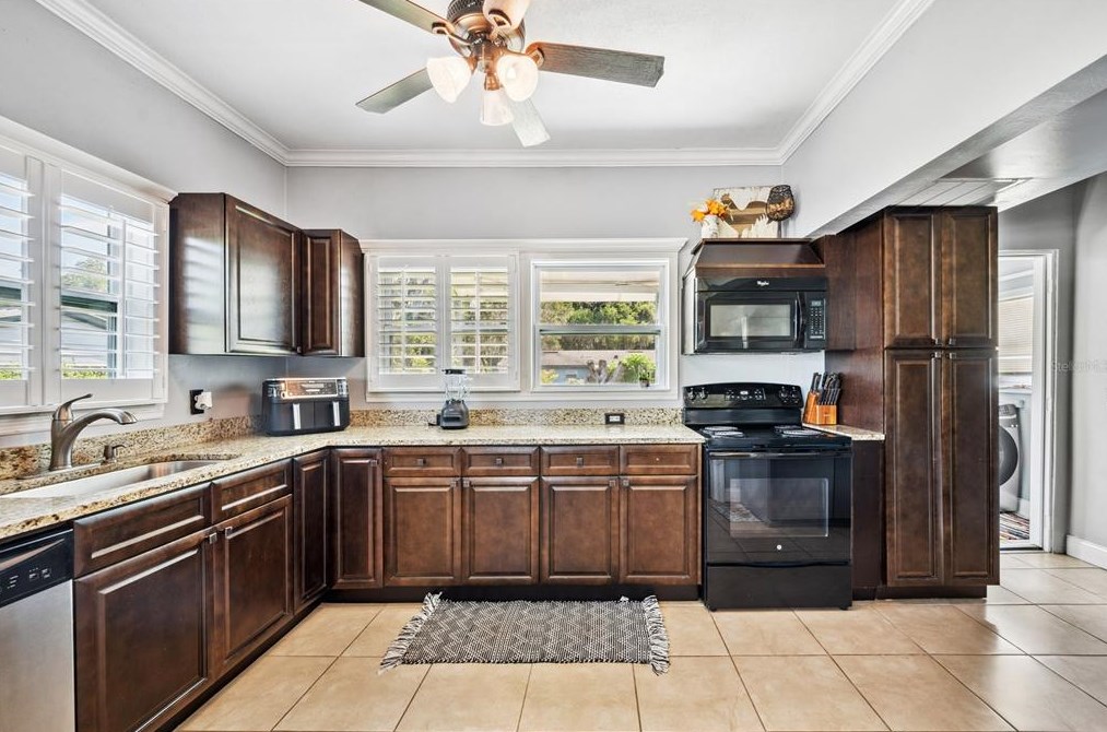 240 Parkwood Ave, Bartow FL  33830-4250 exterior