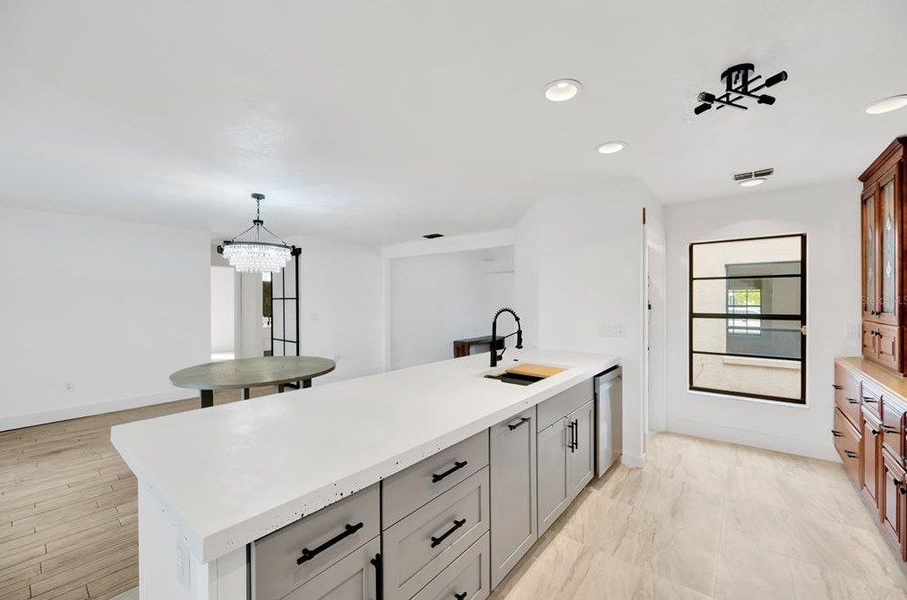 1437 Shell Flower Dr, Brandon FL  33511-8370 exterior