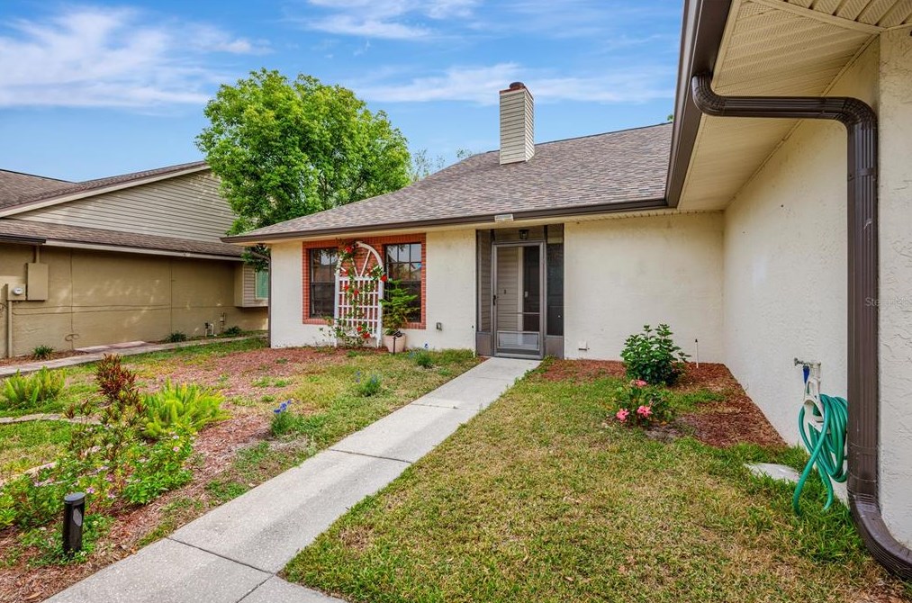 1437 Shell Flower Dr, Brandon FL  33511-8370 exterior