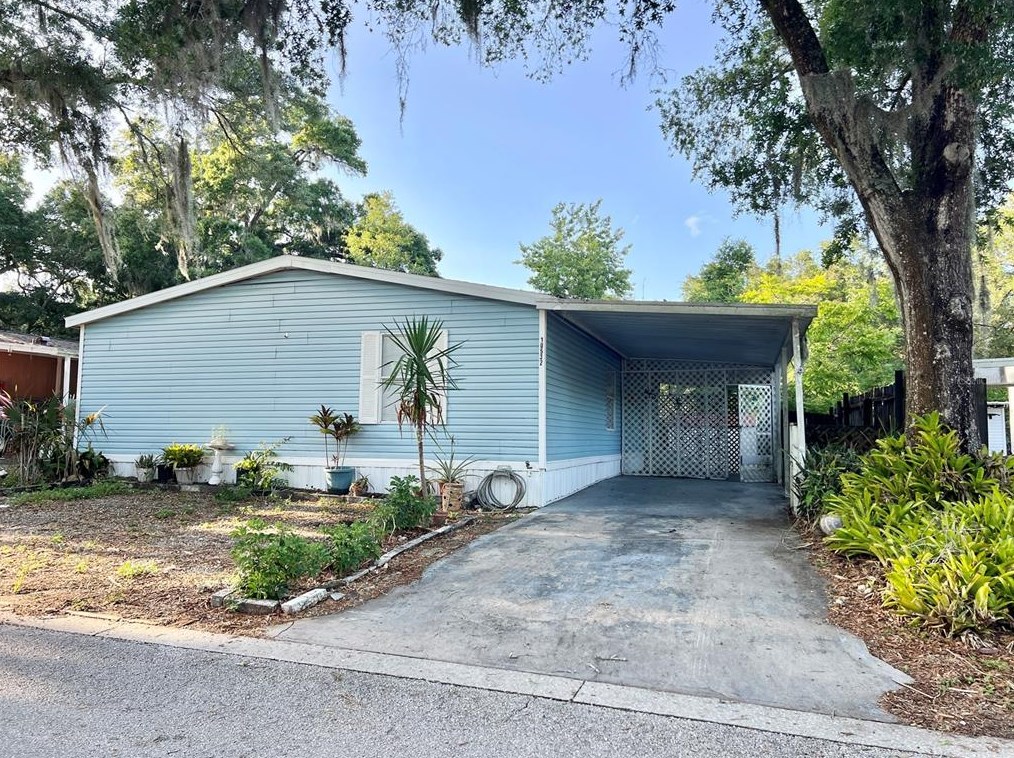 10532 Bay Hills Cir, Thonotosassa FL  33592-3146 exterior