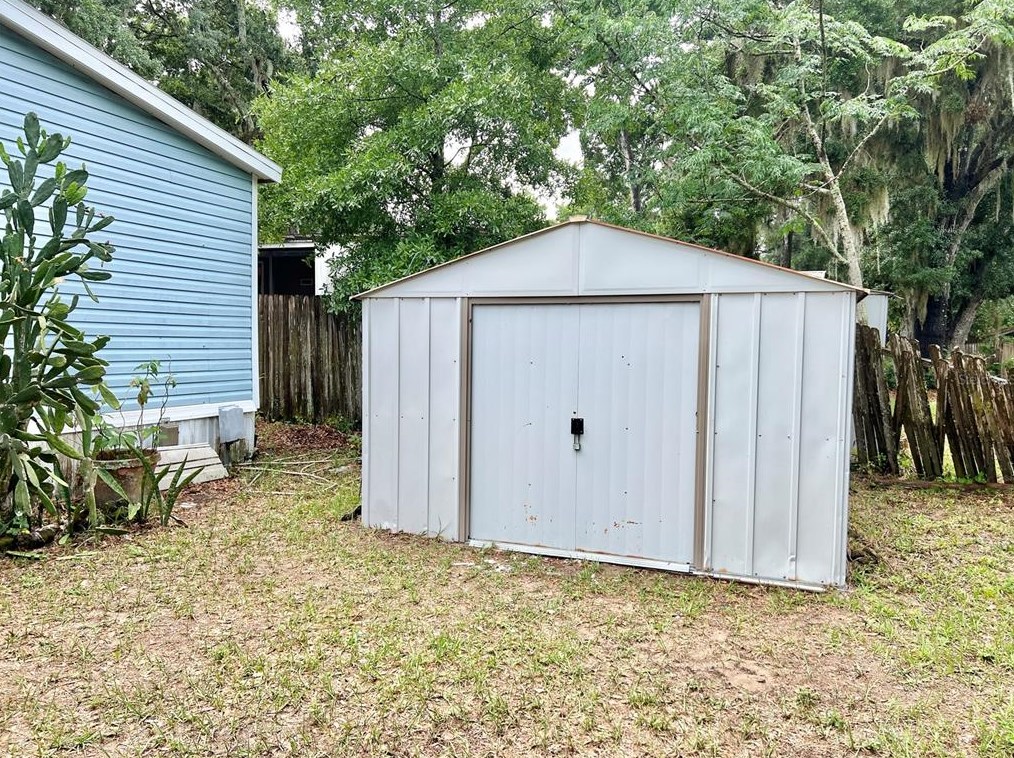 10532 Bay Hills Cir, Thonotosassa FL  33592-3146 exterior