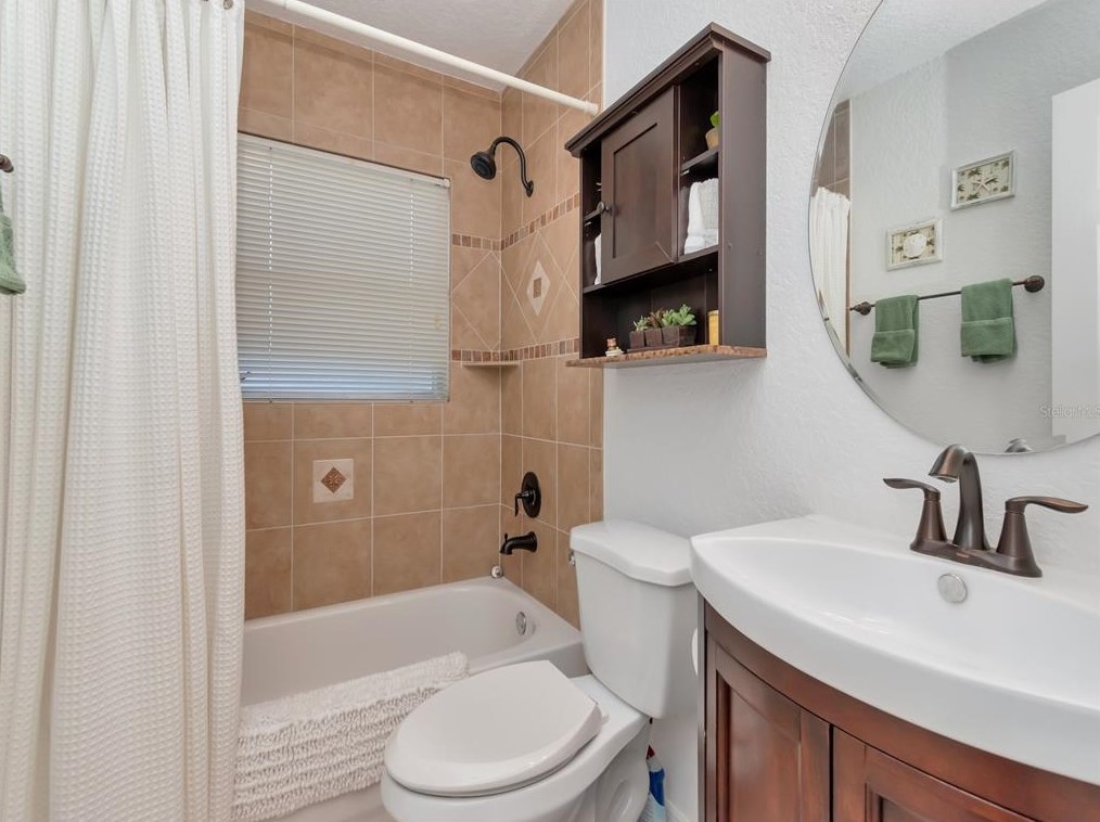 4711 Alline Ave, Tampa FL  33611-2101 exterior