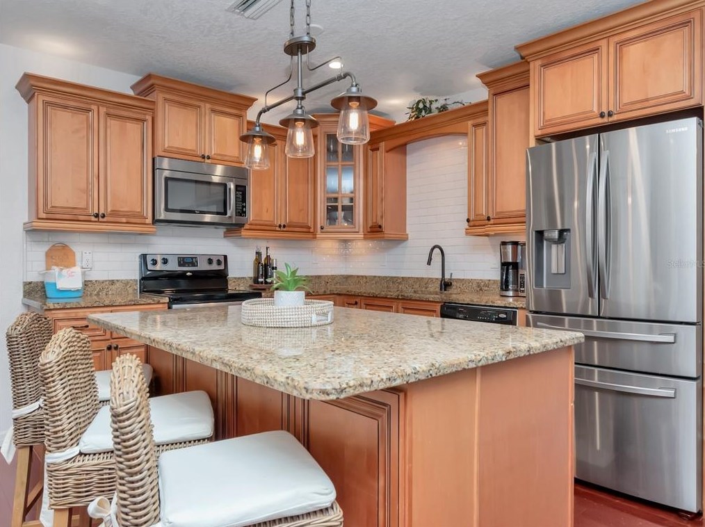 4711 Alline Ave, Tampa FL  33611-2101 exterior