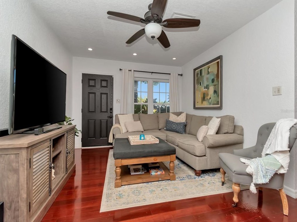 4711 Alline Ave, Tampa FL  33611-2101 exterior