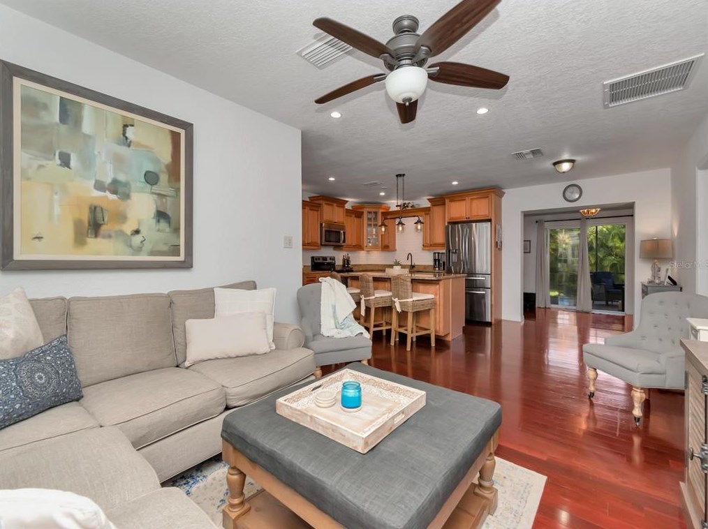 4711 Alline Ave, Tampa FL  33611-2101 exterior