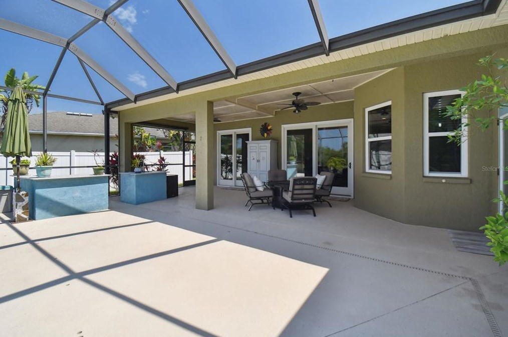 11028 Stone Branch Dr, Riverview FL  33569-2029 exterior