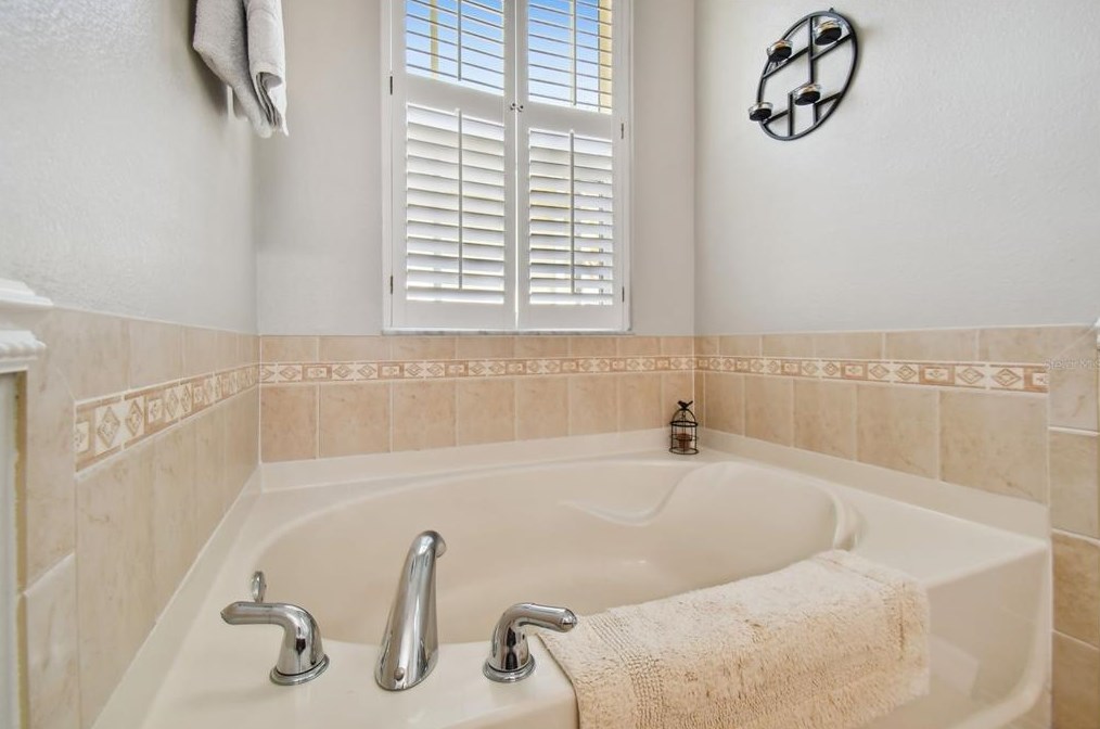 11028 Stone Branch Dr, Riverview FL  33569-2029 exterior