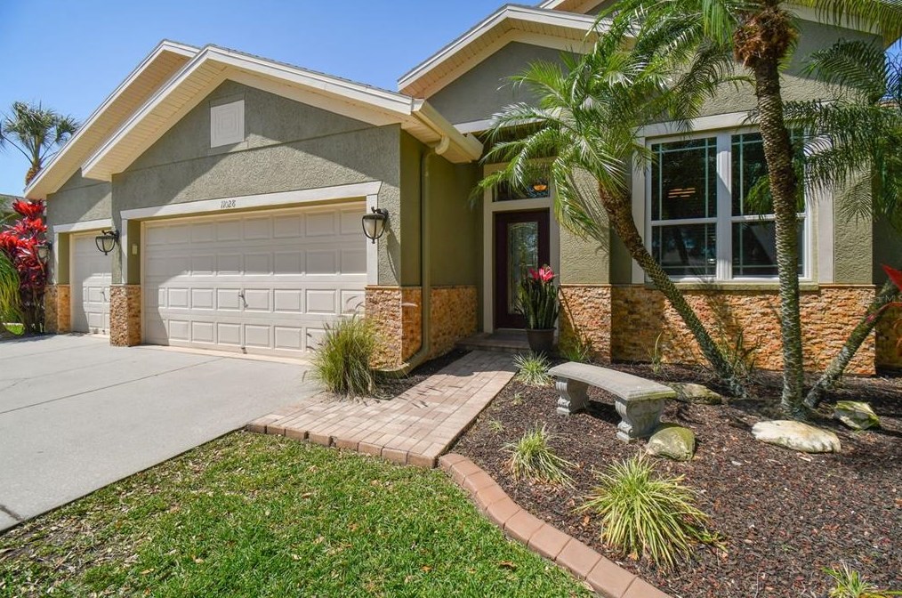 11028 Stone Branch Dr, Riverview FL  33569-2029 exterior