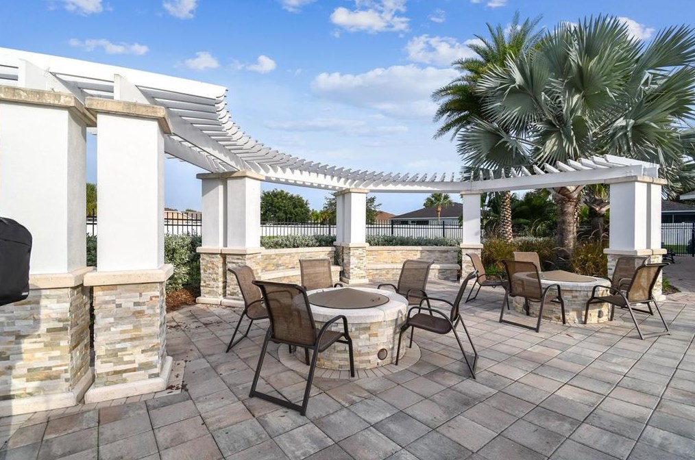 11028 Stone Branch Dr, Riverview FL  33569-2029 exterior