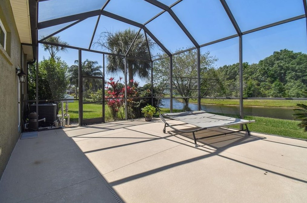 11028 Stone Branch Dr, Riverview FL  33569-2029 exterior