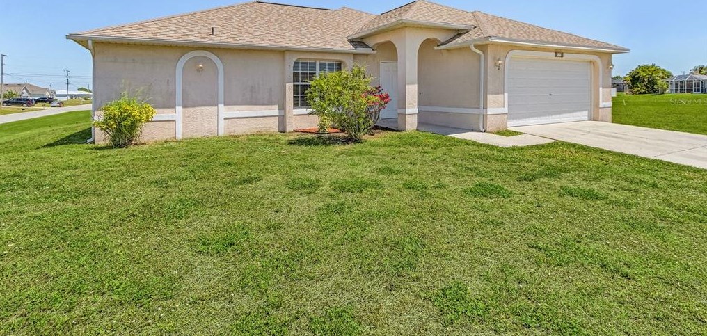 213 6th St, Cape Coral FL  33990-1538 exterior