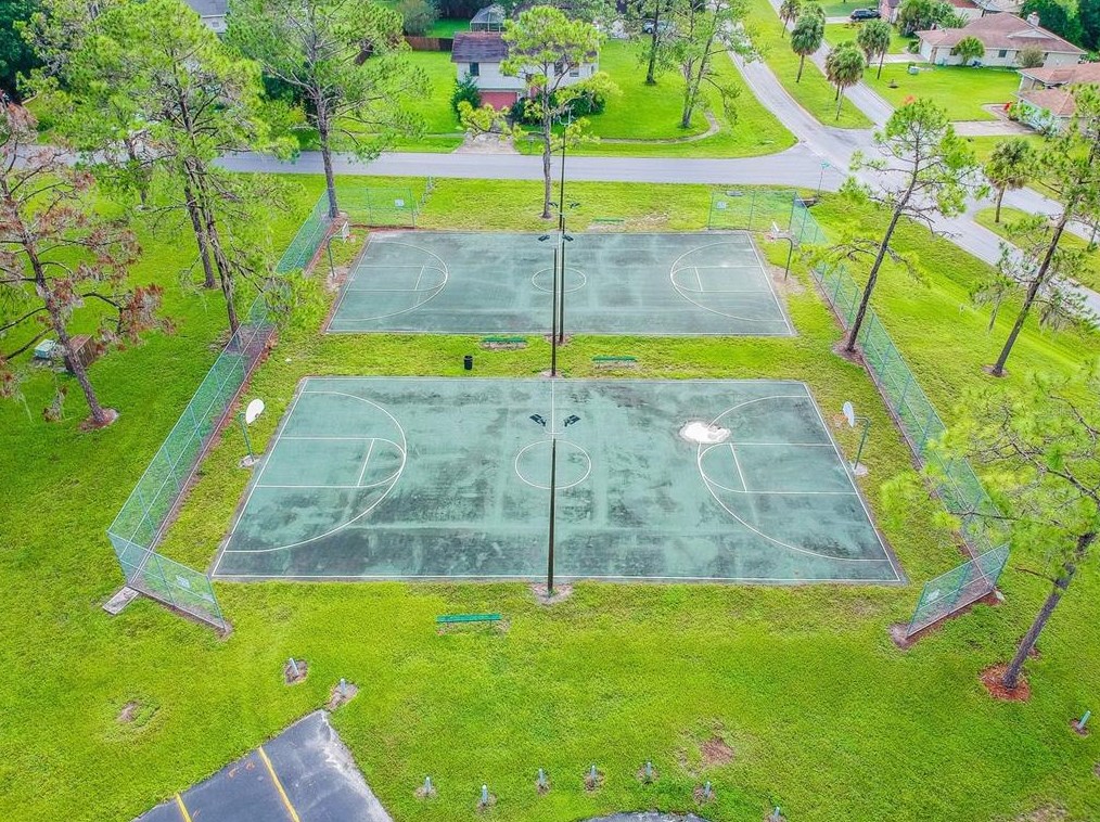 4809 Parkway Blvd, Land O Lakes FL 34639-4133 exterior