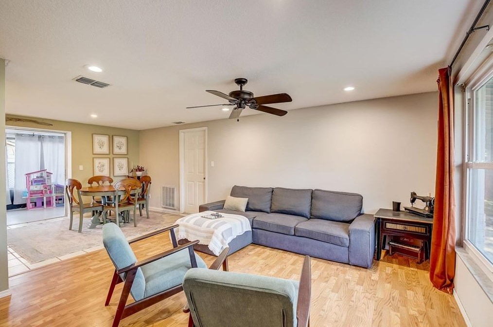 515 Red Mangrove Ln, Ruskin FL  33572-2549 exterior