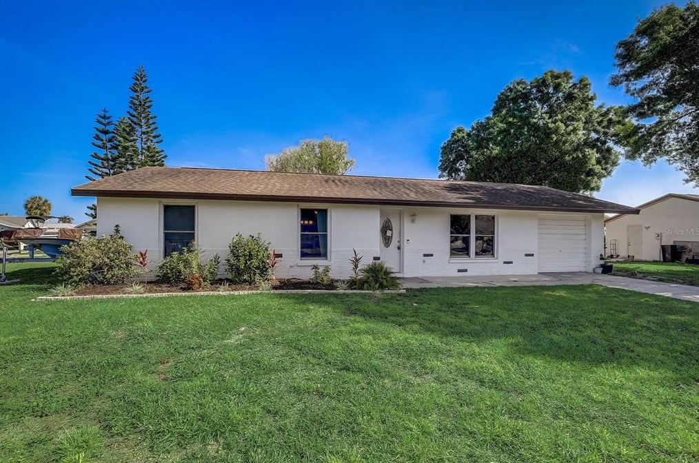 515 Red Mangrove Ln, Ruskin FL  33572-2549 exterior