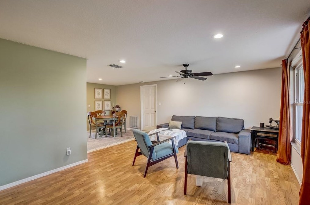 515 Red Mangrove Ln, Ruskin FL  33572-2549 exterior