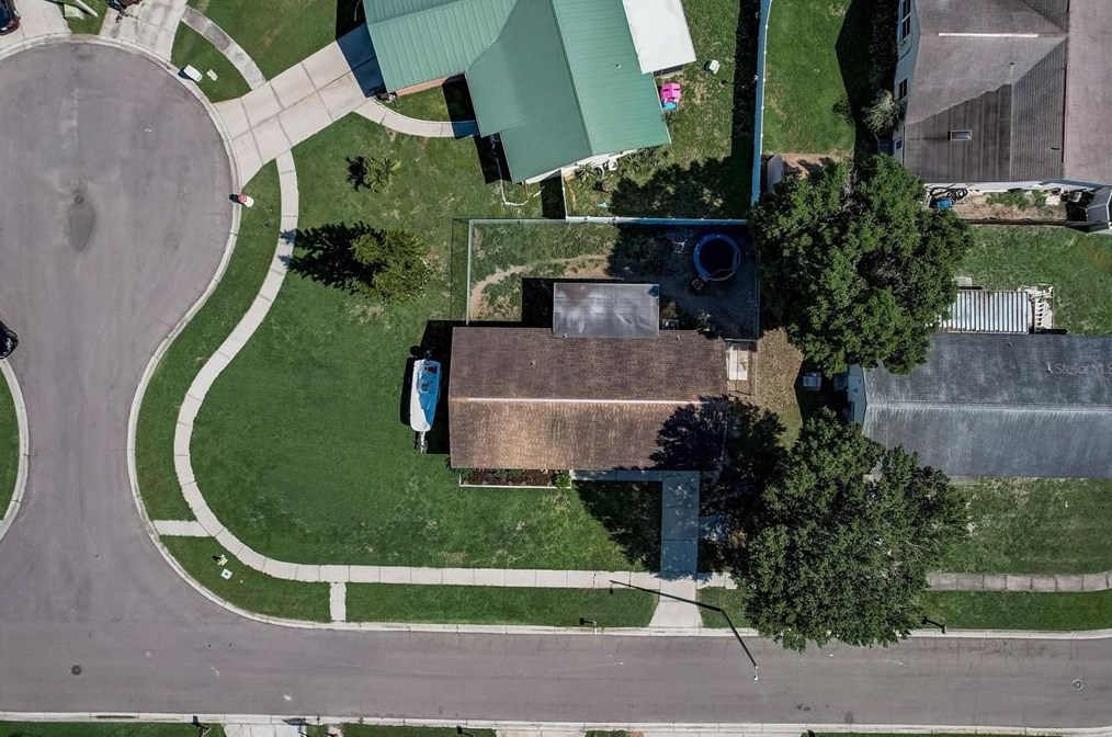 515 Red Mangrove Ln, Ruskin FL  33572-2549 exterior