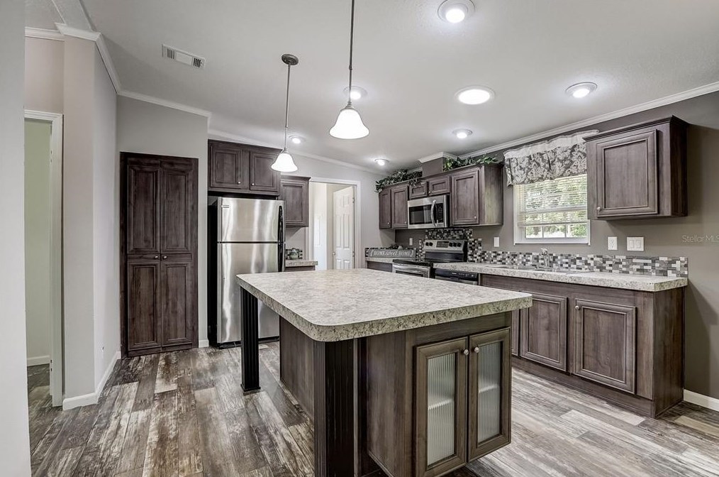 5302 Cougar Trail Ln, Plant City FL  33565-3597 exterior