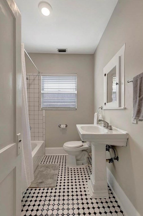 204 North St, Tampa FL  33604-6017 exterior