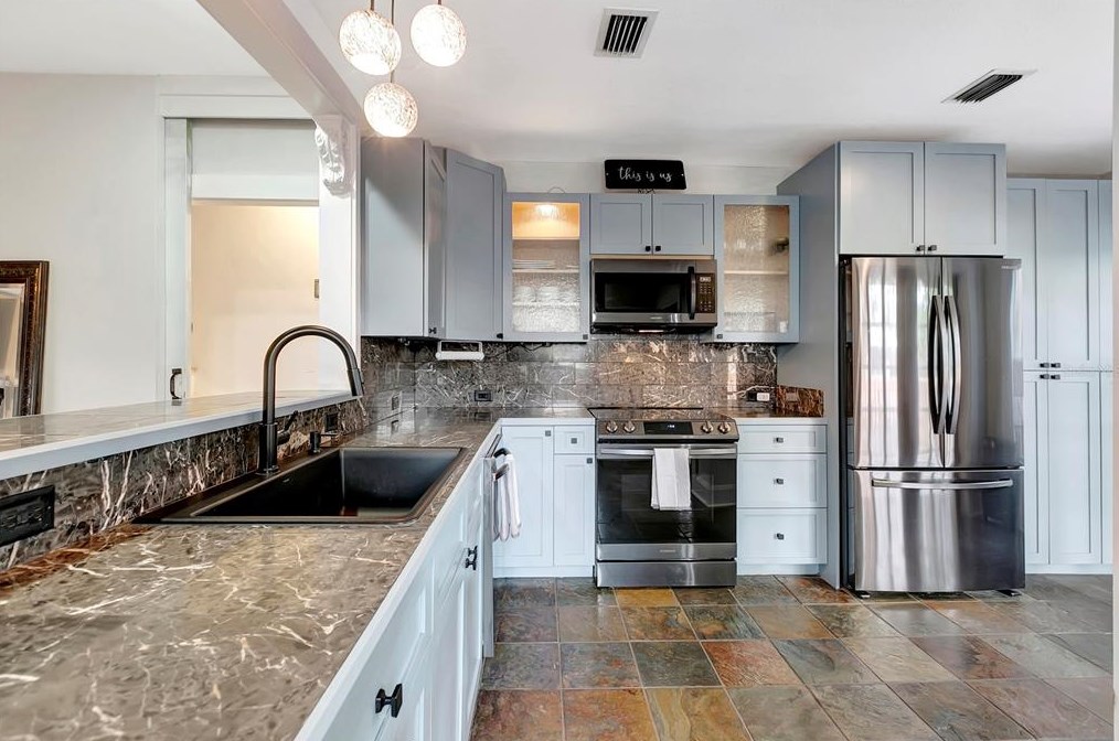 204 North St, Tampa FL  33604-6017 exterior