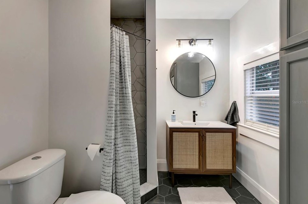 204 North St, Tampa FL  33604-6017 exterior