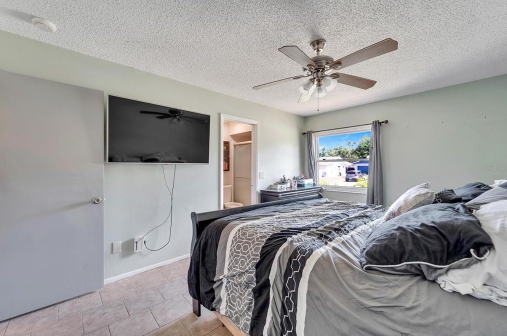 11216 Garfield Ct, Seffner FL  33584-8316 exterior