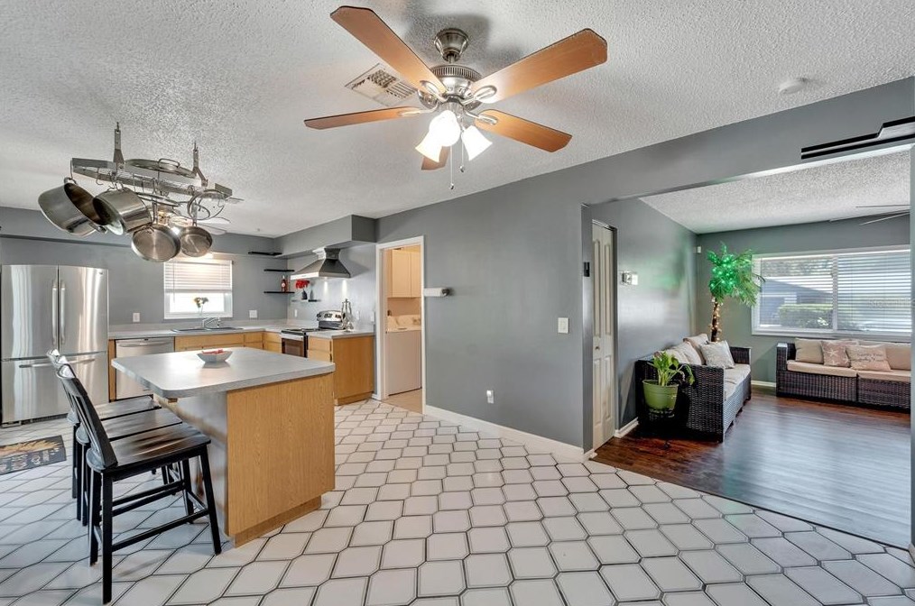 11216 Garfield Ct, Seffner FL  33584-8316 exterior