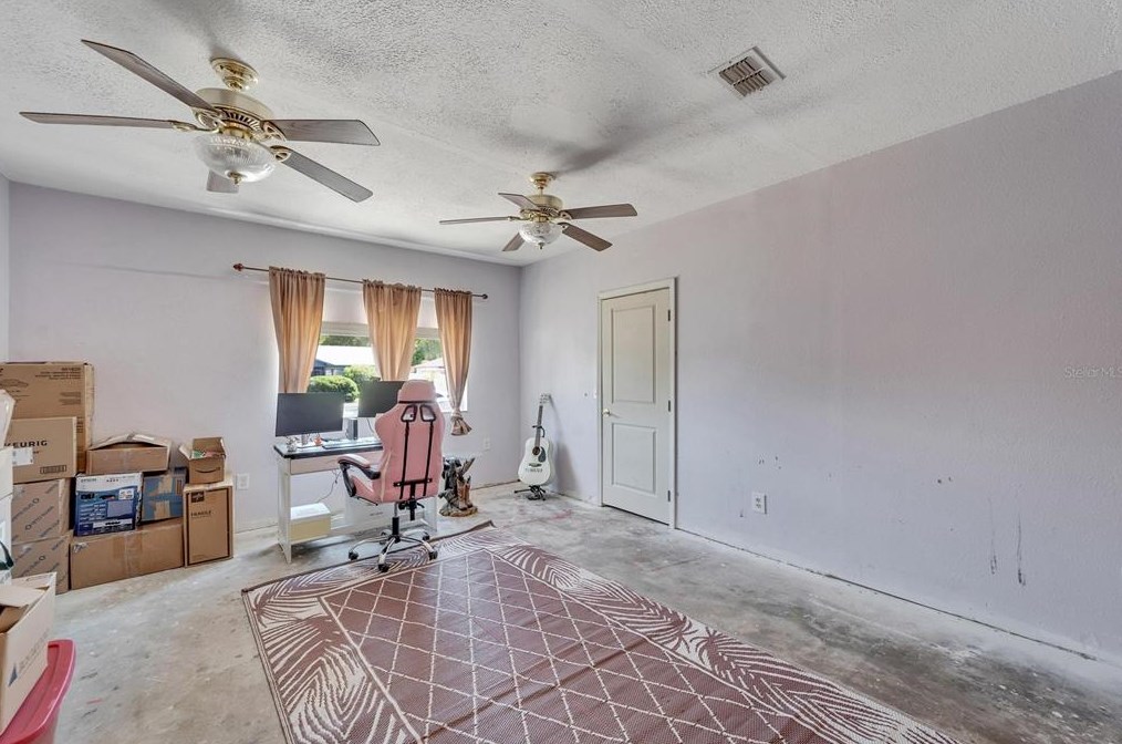 11216 Garfield Ct, Seffner FL  33584-8316 exterior