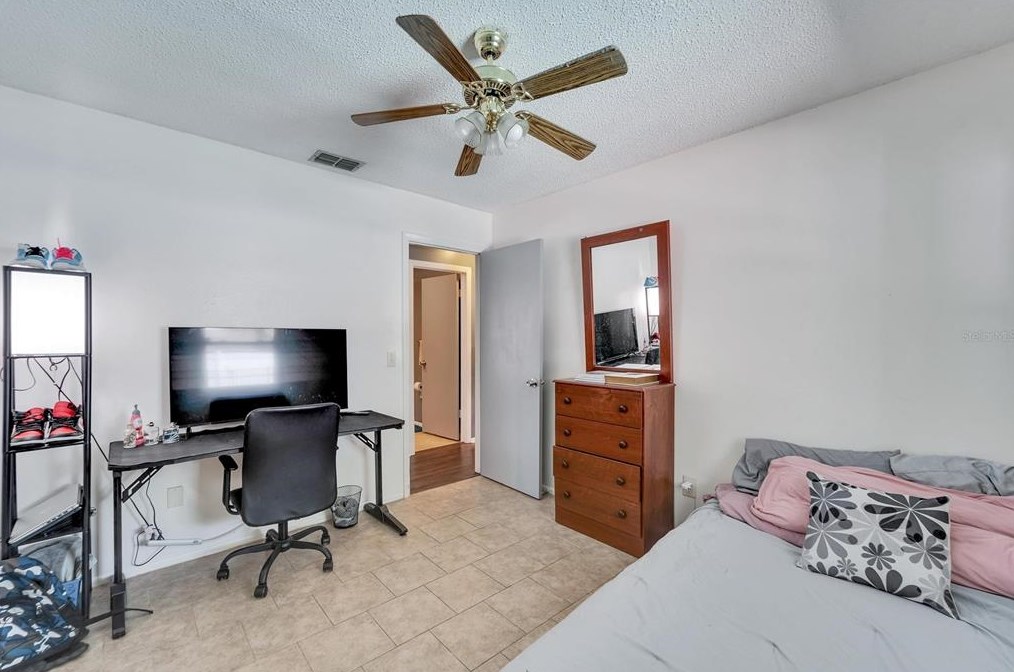 11216 Garfield Ct, Seffner FL  33584-8316 exterior
