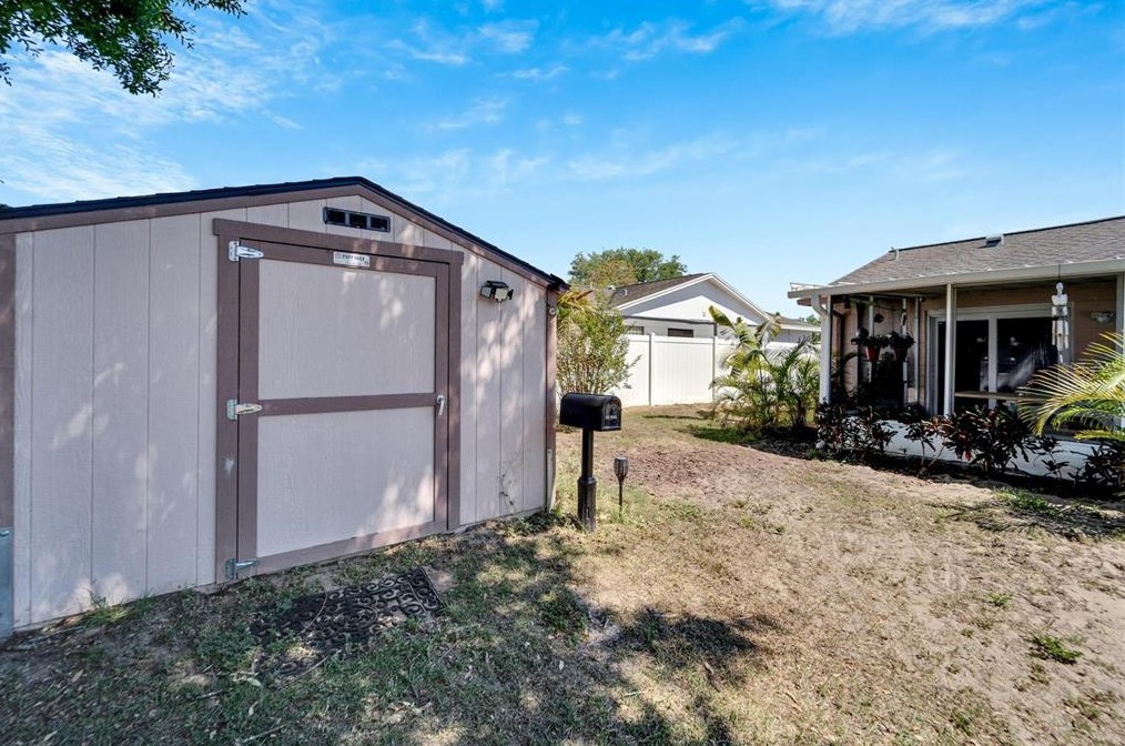 11216 Garfield Ct, Seffner FL  33584-8316 exterior