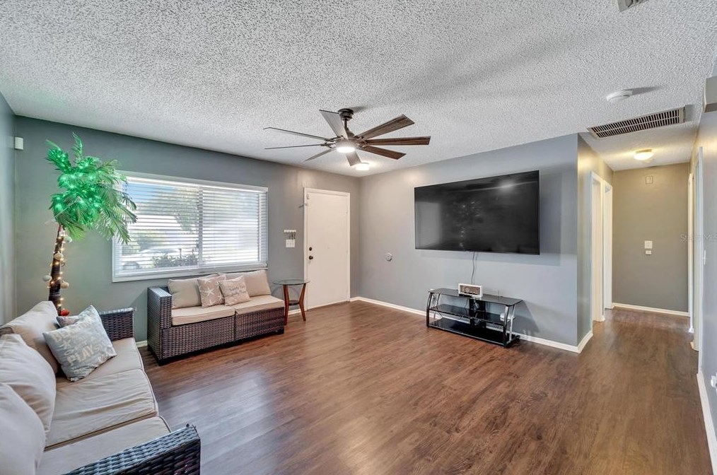 11216 Garfield Ct, Seffner FL  33584-8316 exterior