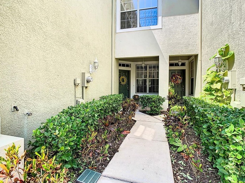 12419 Chase Grove Dr, Tampa FL  33626-1615 exterior