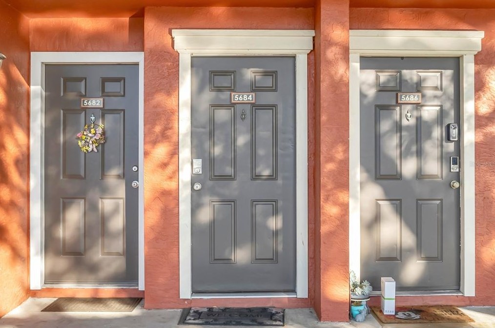 5684 Baywater Dr, Tampa FL  33615-3510 exterior