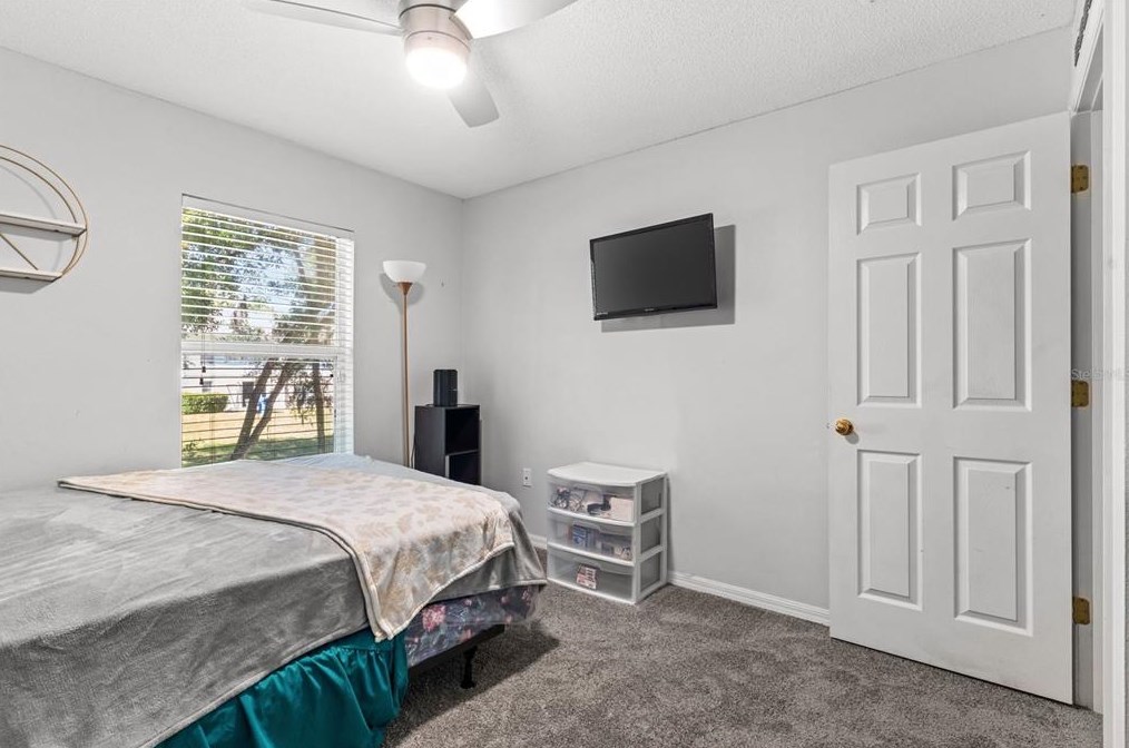 4660 Ashburn Sq Dr, Tampa FL 33610-5956 exterior