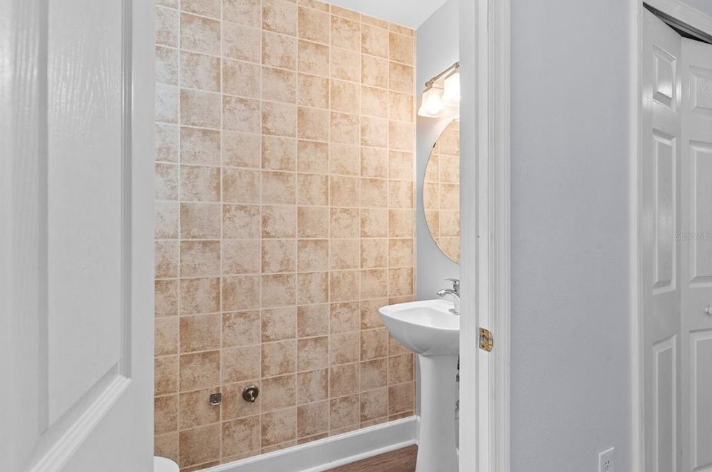 4660 Ashburn Sq Dr, Tampa FL 33610-5956 exterior