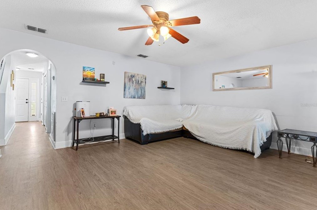 4660 Ashburn Sq Dr, Tampa FL 33610-5956 exterior