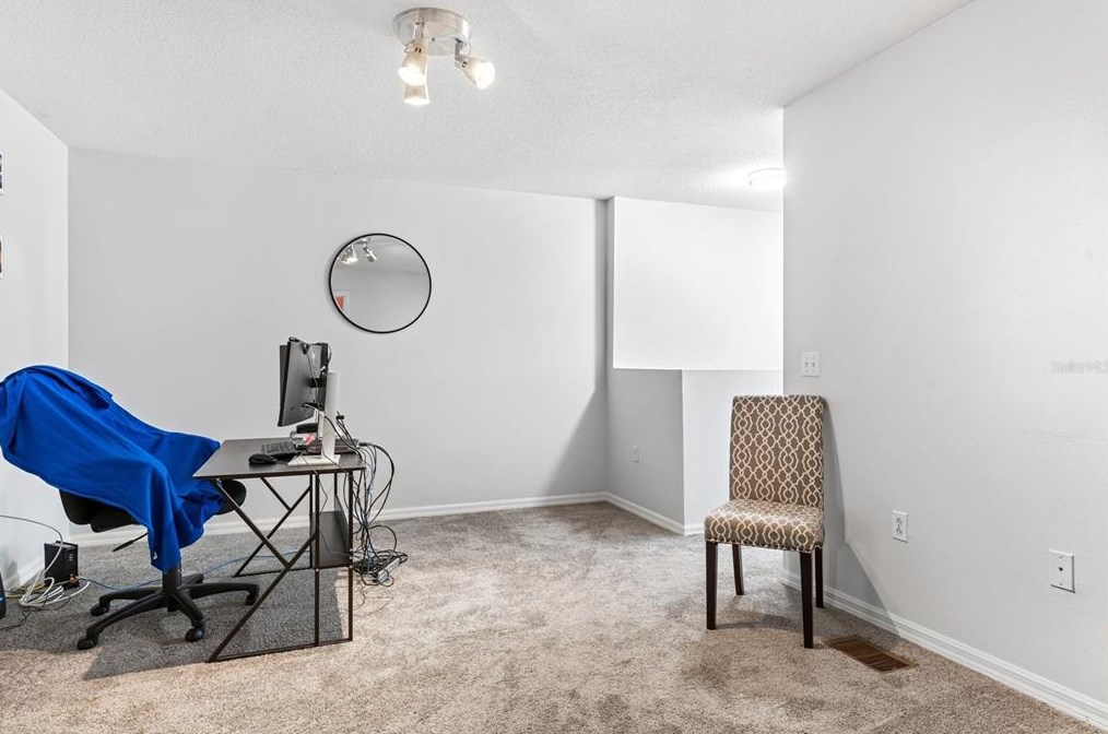 4660 Ashburn Sq Dr, Tampa FL 33610-5956 exterior