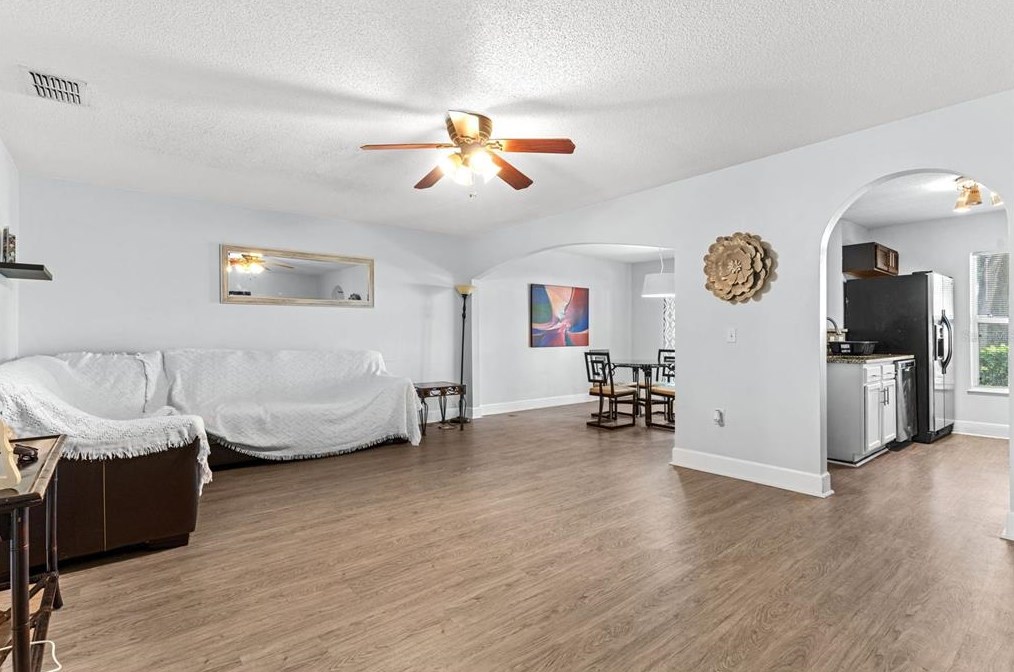 4660 Ashburn Sq Dr, Tampa FL 33610-5956 exterior