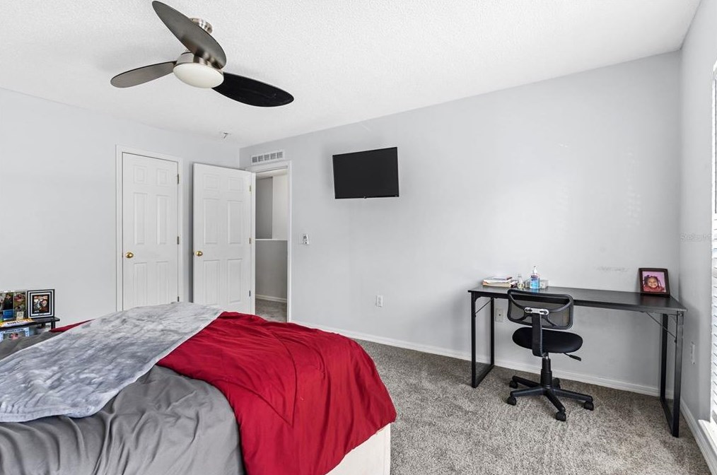 4660 Ashburn Sq Dr, Tampa FL 33610-5956 exterior