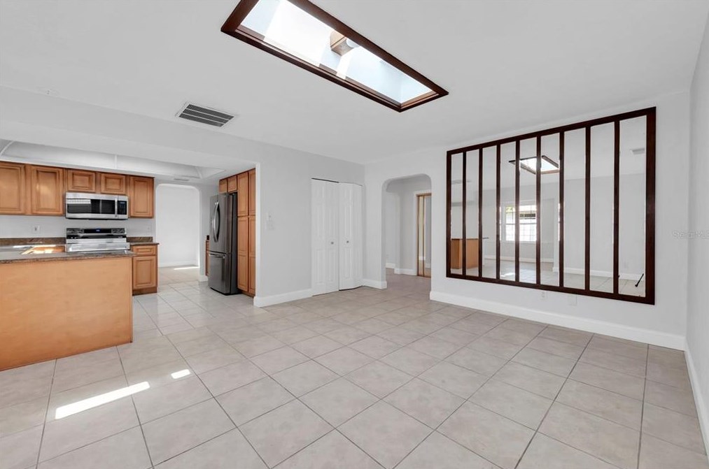 6701 16 Way, Saint Petersburg FL  33712-5901 exterior