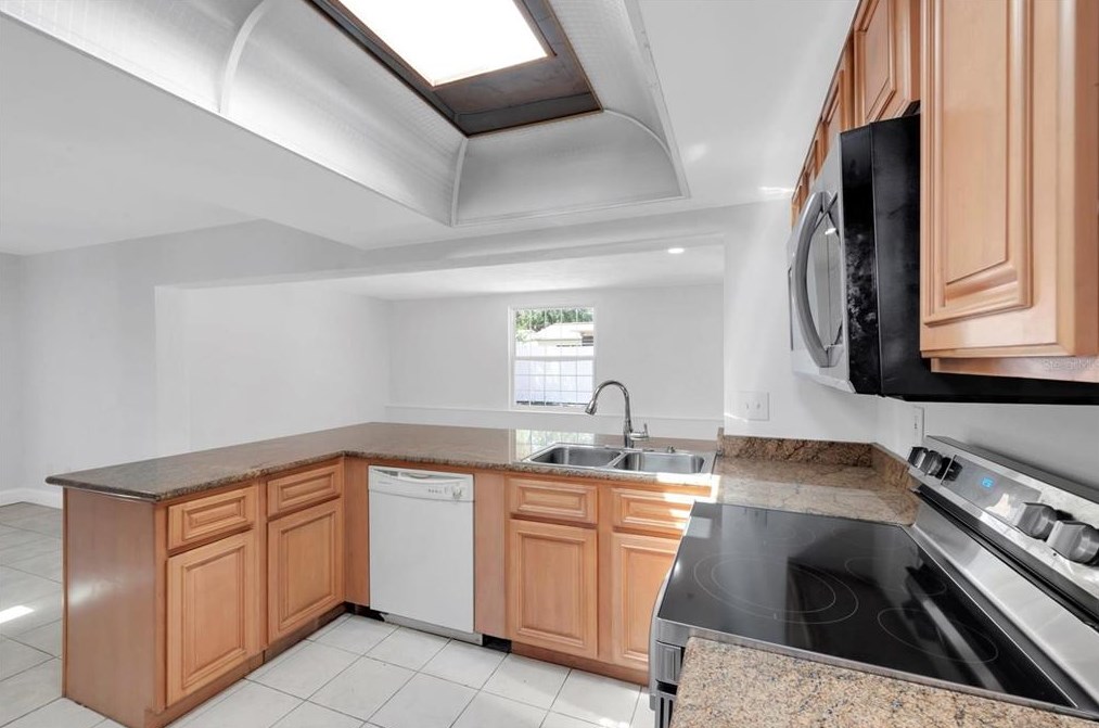 6701 16 Way, Saint Petersburg FL  33712-5901 exterior