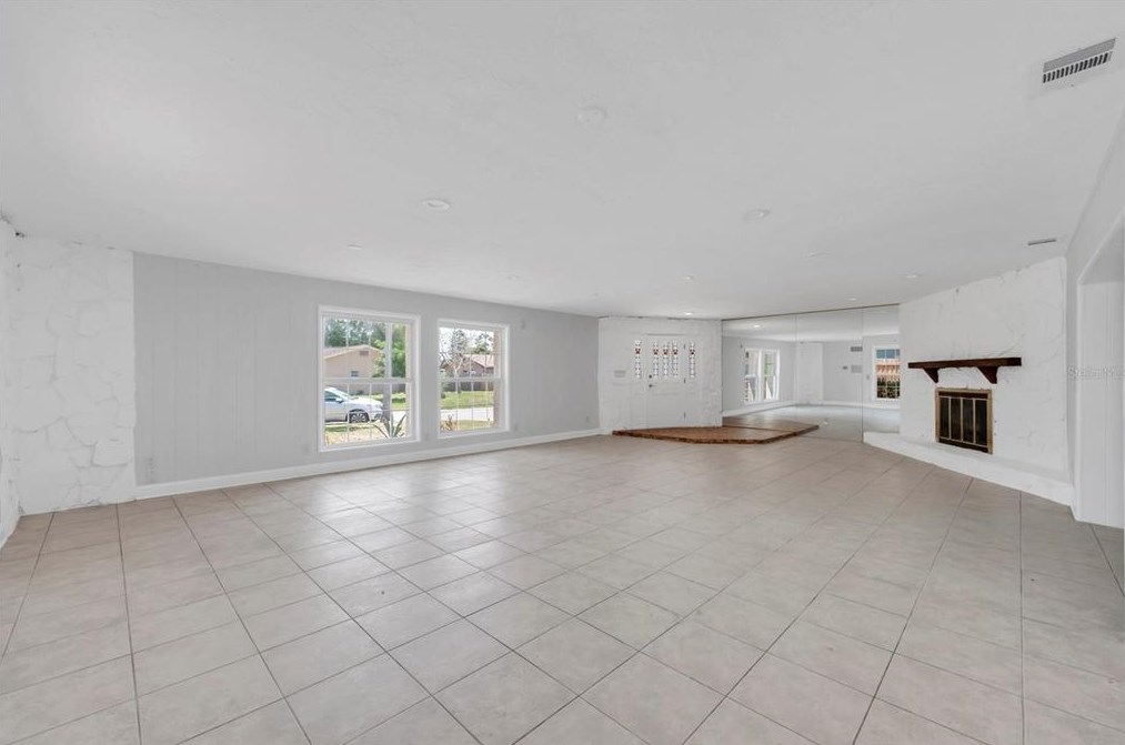 6701 16th Way, Saint Petersburg FL  33712-5901 exterior