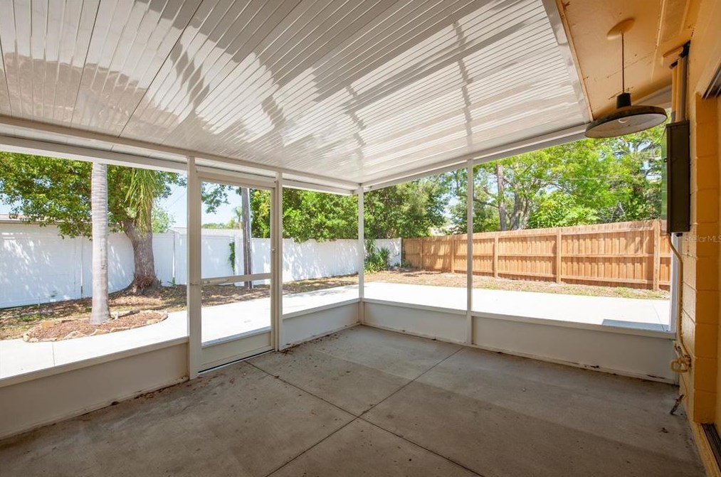 6701 16 Way, Saint Petersburg FL  33712-5901 exterior