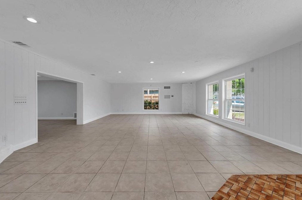6701 16 Way, Saint Petersburg FL  33712-5901 exterior