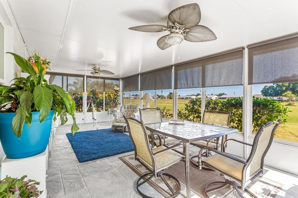 611 Ojai Ave, Ruskin FL  33573-5144 exterior