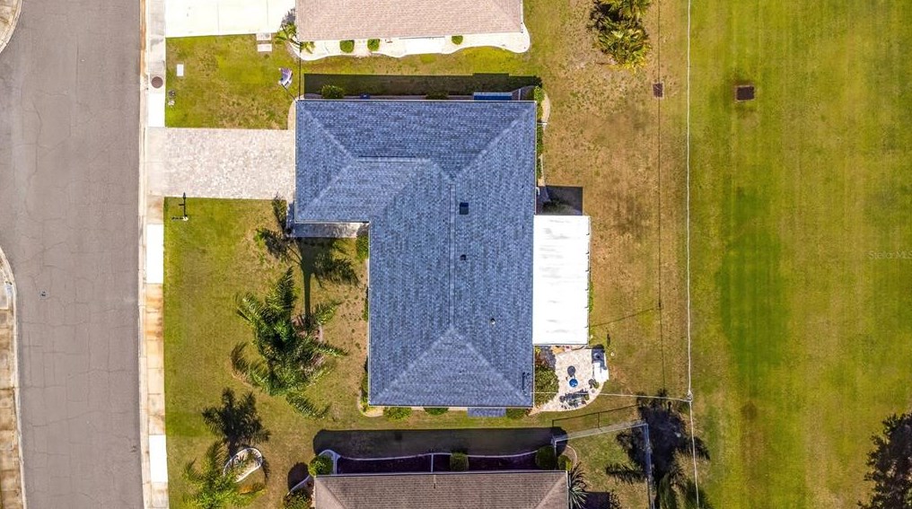 611 Ojai Ave, Ruskin FL  33573-5144 exterior