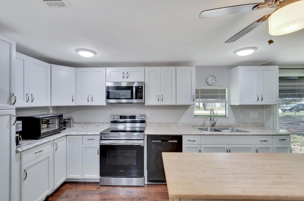 1013 Lianne Pl, Seffner FL  33584-3666 exterior